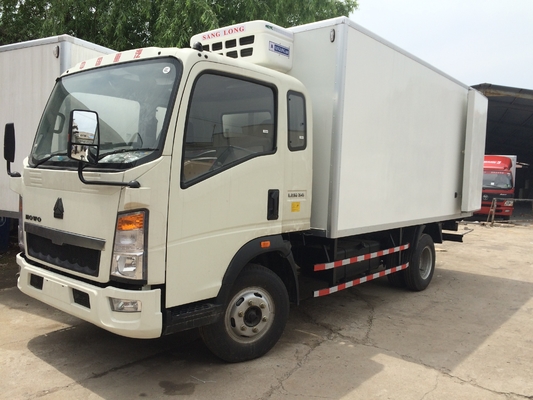 Εμπορικά φορτηγά Refrigerator Freezer Van Box Truck καθήκοντος HOWO ελαφριά για το κρέας