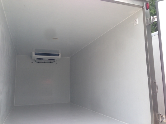 Εμπορικά φορτηγά Refrigerator Freezer Van Box Truck καθήκοντος HOWO ελαφριά για το κρέας